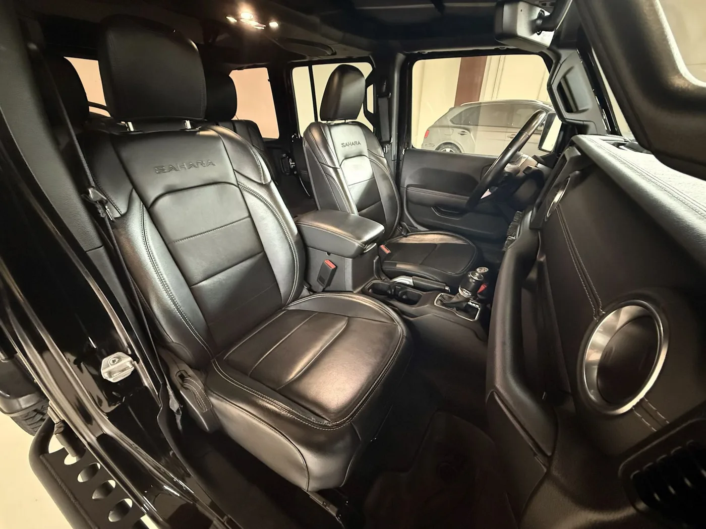 2022 Jeep Wrangler Unlimited 4xe, Sahara offered by a specialist dealer in Lucca, Italy, photo 13 of 25