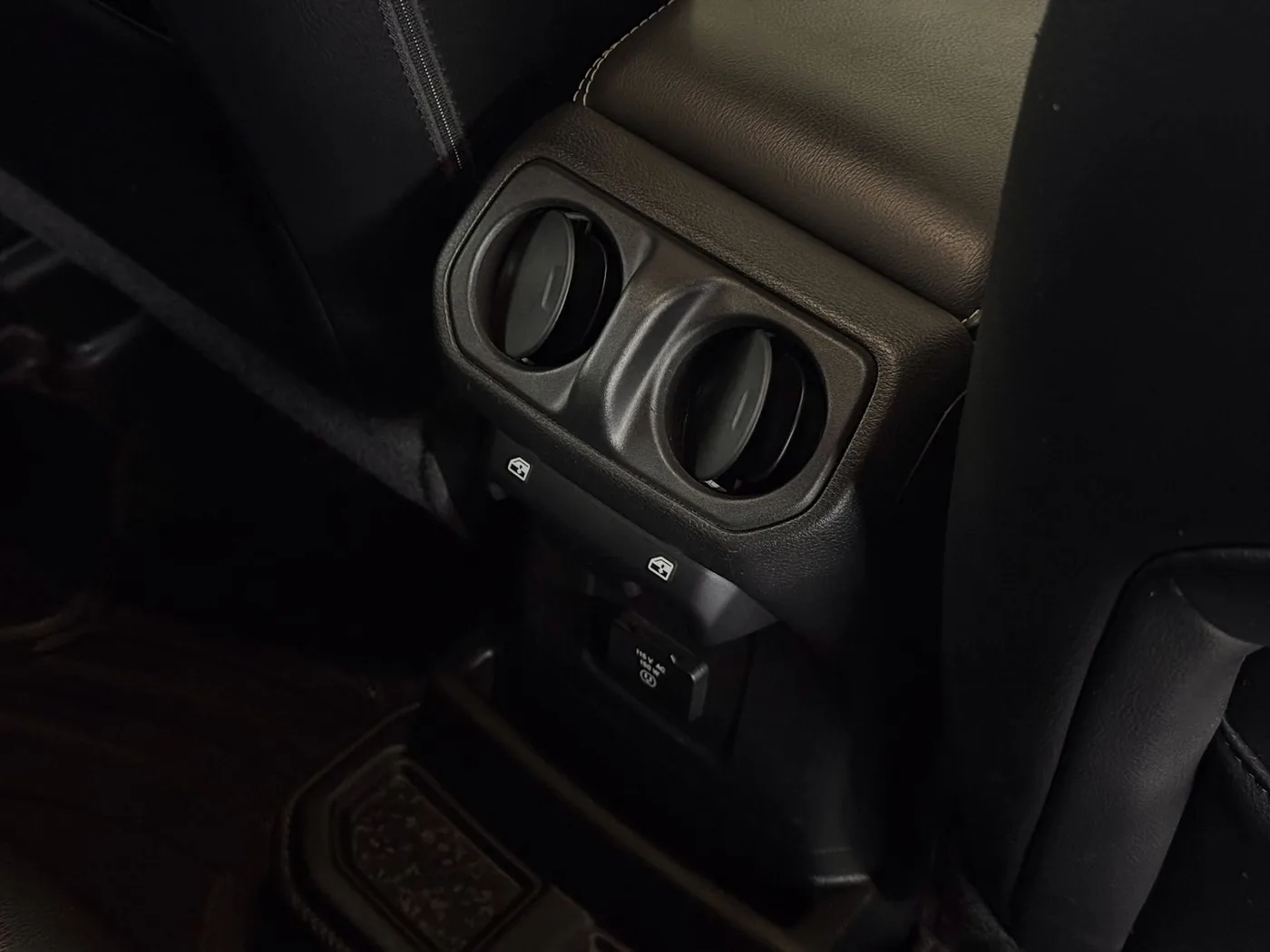 2022 Jeep Wrangler Unlimited 4xe, Sahara offered by a specialist dealer in Lucca, Italy, photo 25 of 25