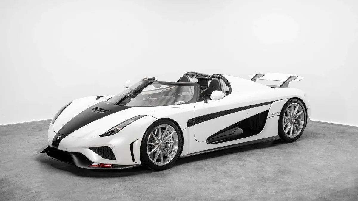 2022 Koenigsegg Regera proposée par un concessionnaire spécialisé à Dubai, Émirats arabes unis, photo 2 sur 25