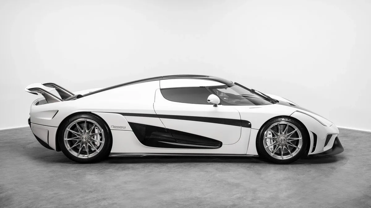 2022 Koenigsegg Regera proposée par un concessionnaire spécialisé à Dubai, Émirats arabes unis, photo 5 sur 25