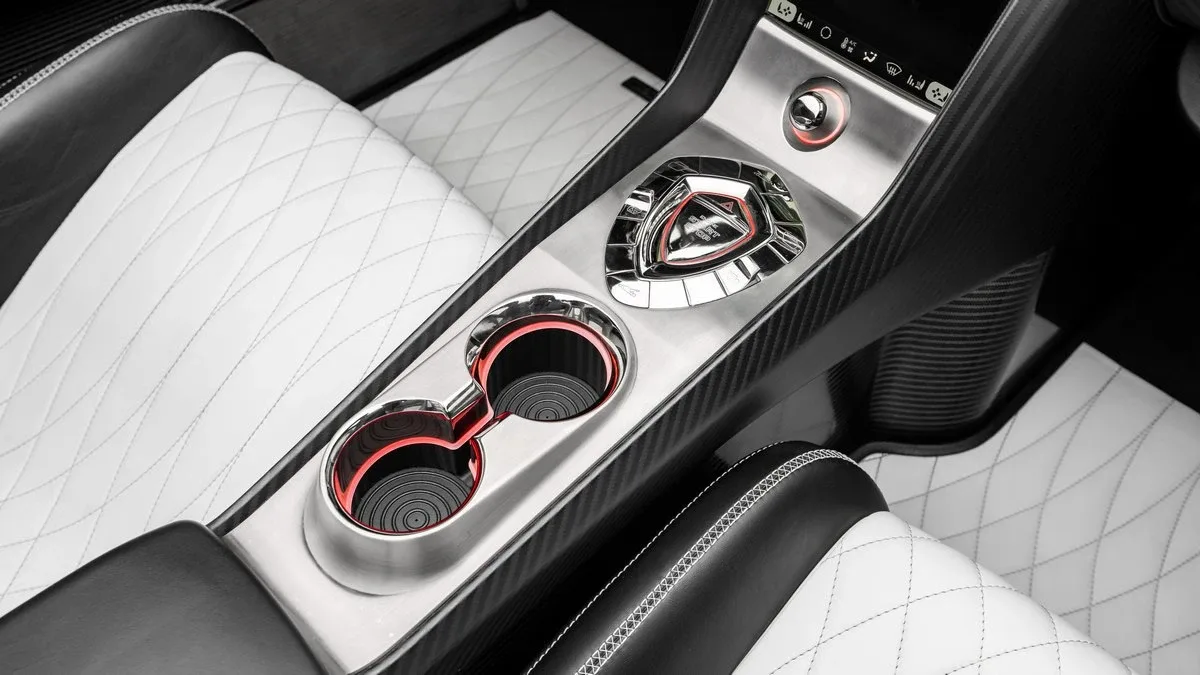 2022 Koenigsegg Regera proposée par un concessionnaire spécialisé à Dubai, Émirats arabes unis, photo 14 sur 25