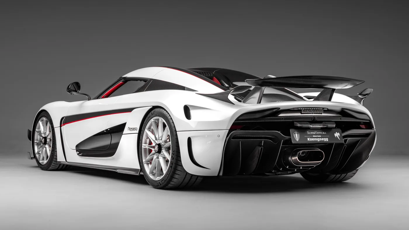 2022 Koenigsegg Regera offered by a specialist dealer in Sunningdale, United Kingdom, photo 5 of 10