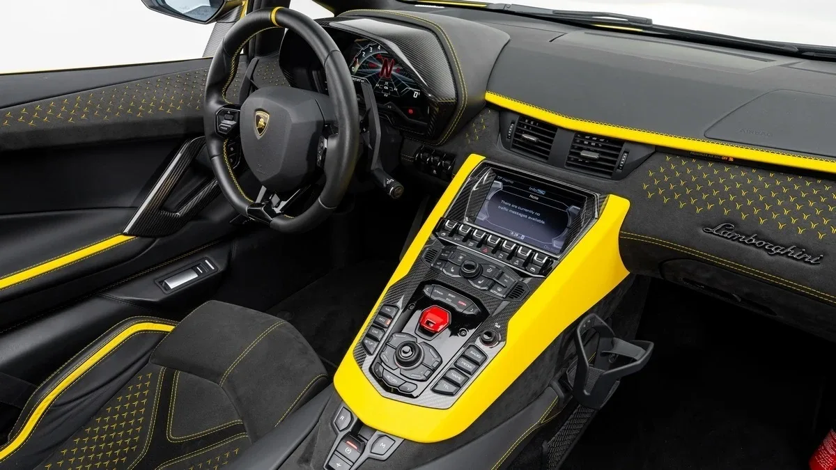 2022 Lamborghini Aventador Ultimae Roadster LP 780-4 offered by a specialist dealer in Dubai, United Arab Emirates, photo 15 of 25