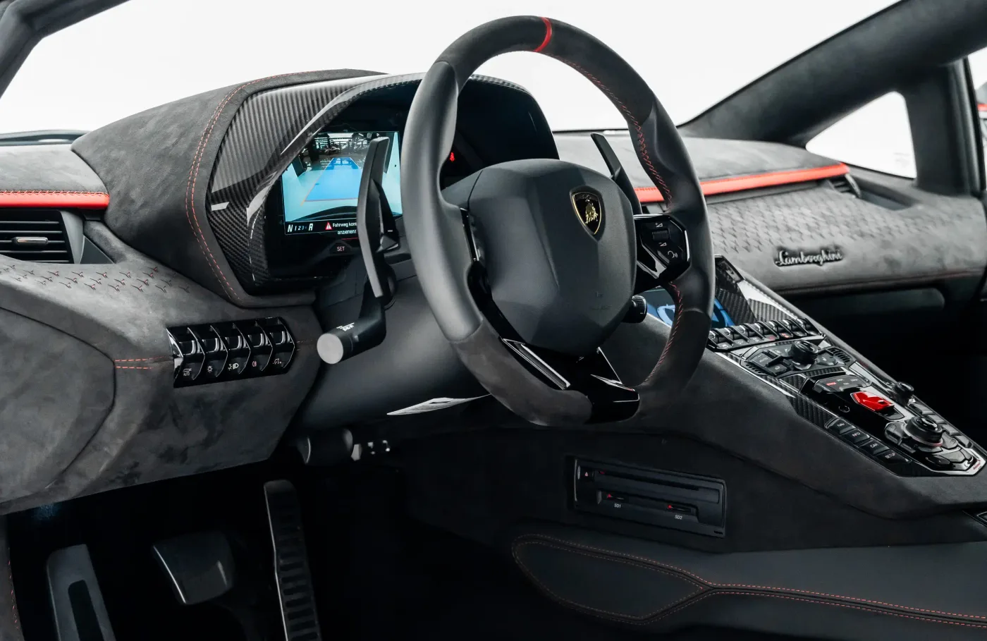 2022 Lamborghini Aventador Ultimae proposée par un concessionnaire spécialisé à Dubai, Émirats arabes unis, photo 5 sur 10
