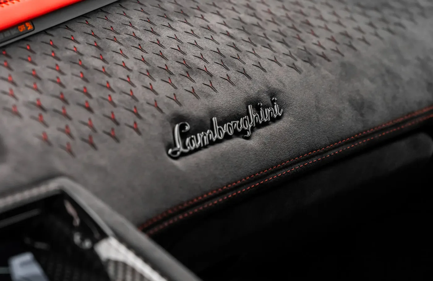 2022 Lamborghini Aventador Ultimae proposée par un concessionnaire spécialisé à Dubai, Émirats arabes unis, photo 9 sur 10
