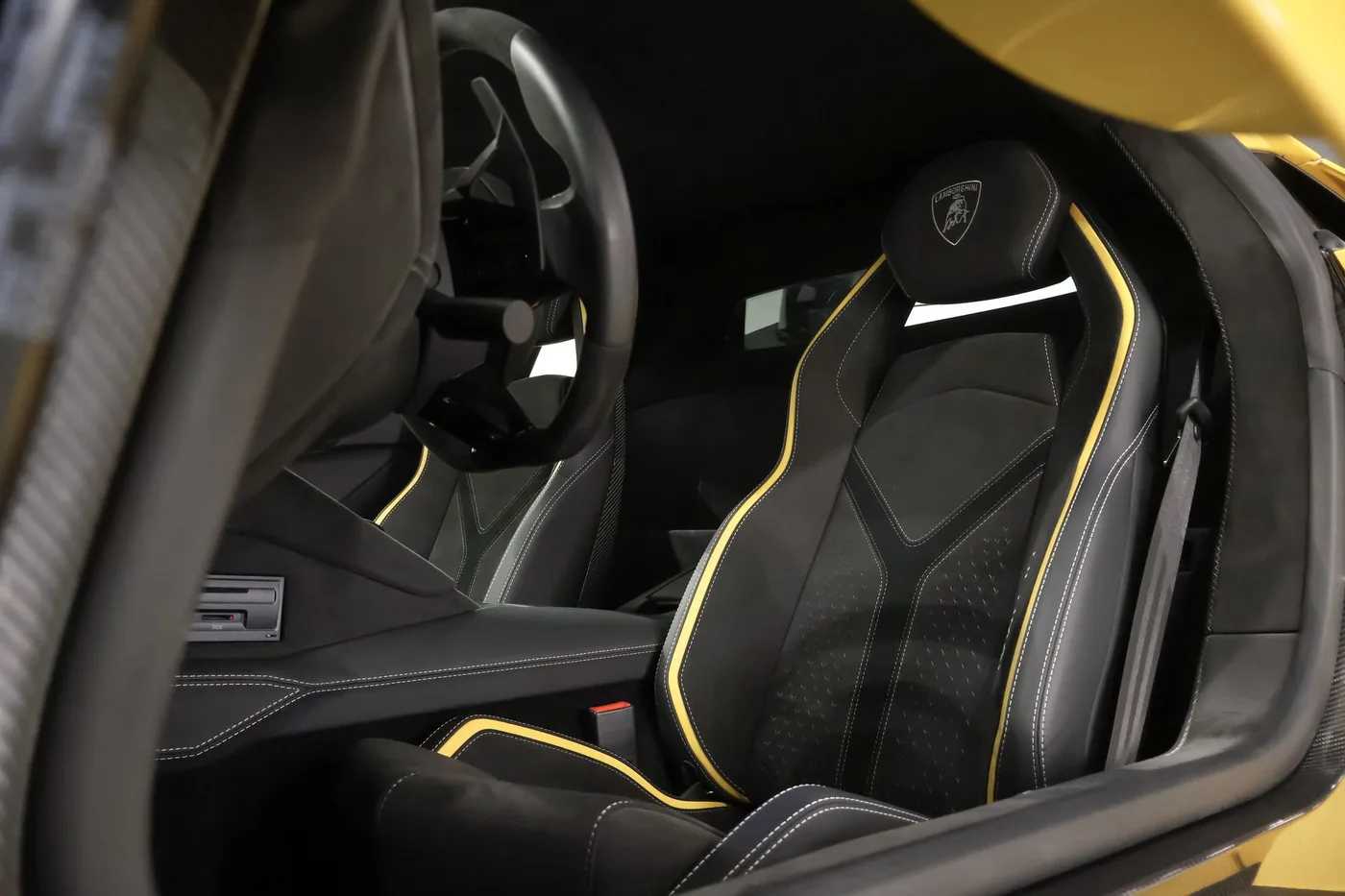 2022 Lamborghini Aventador Ultimae LP 780-4 angeboten von einem Supersportwagenhändler in Zibido San Giacomo, Italien, Foto 8 von 25