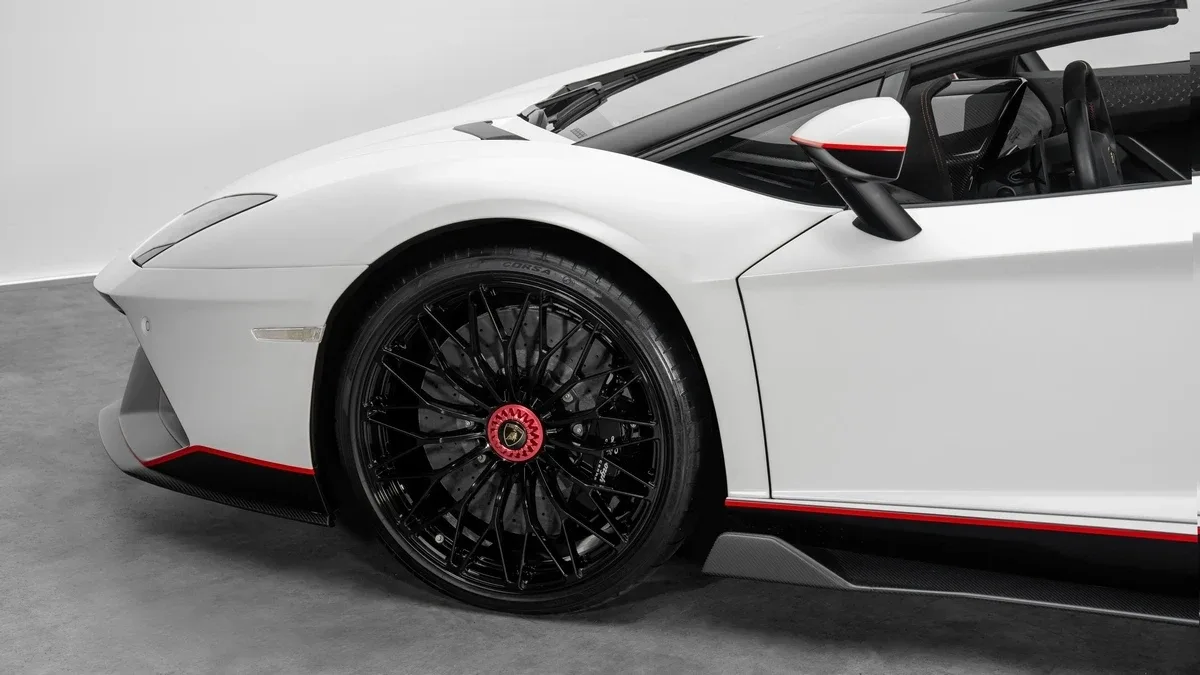 2022 Lamborghini Aventador Ultimae Roadster, 13/30