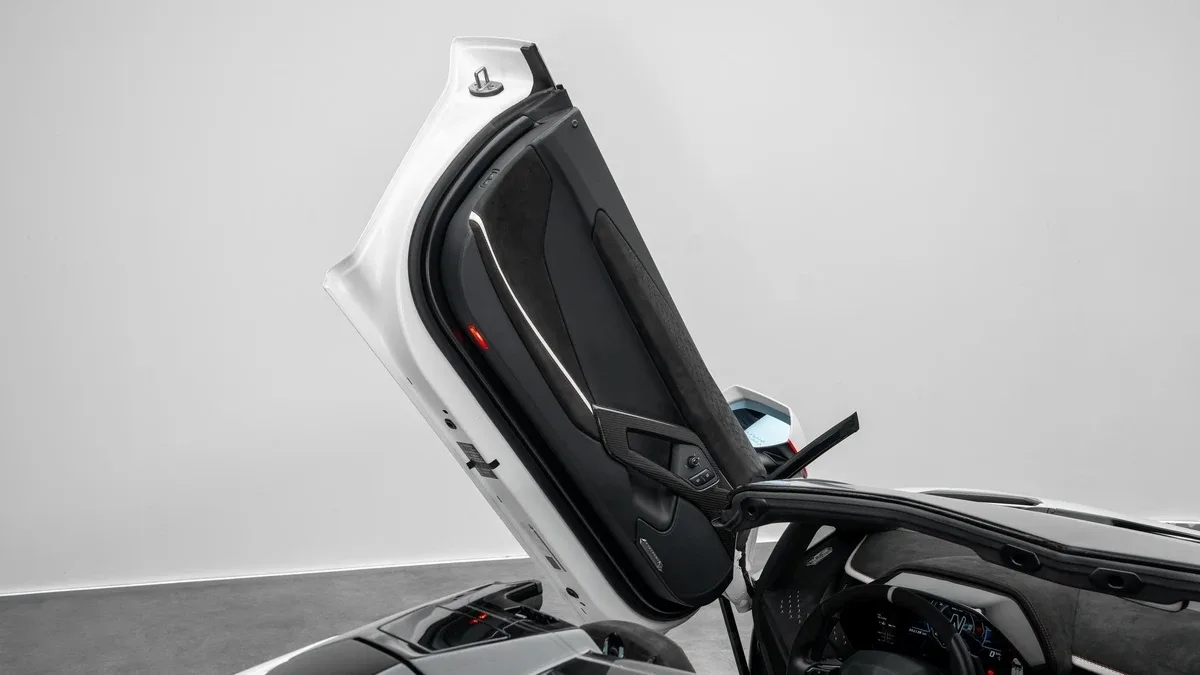 2022 Lamborghini Aventador Ultimae Roadster, 16/30