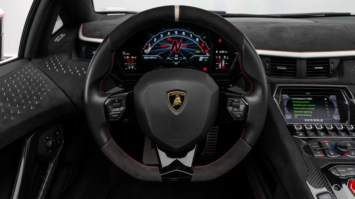 2022 Lamborghini Aventador Ultimae Roadster, 19/30