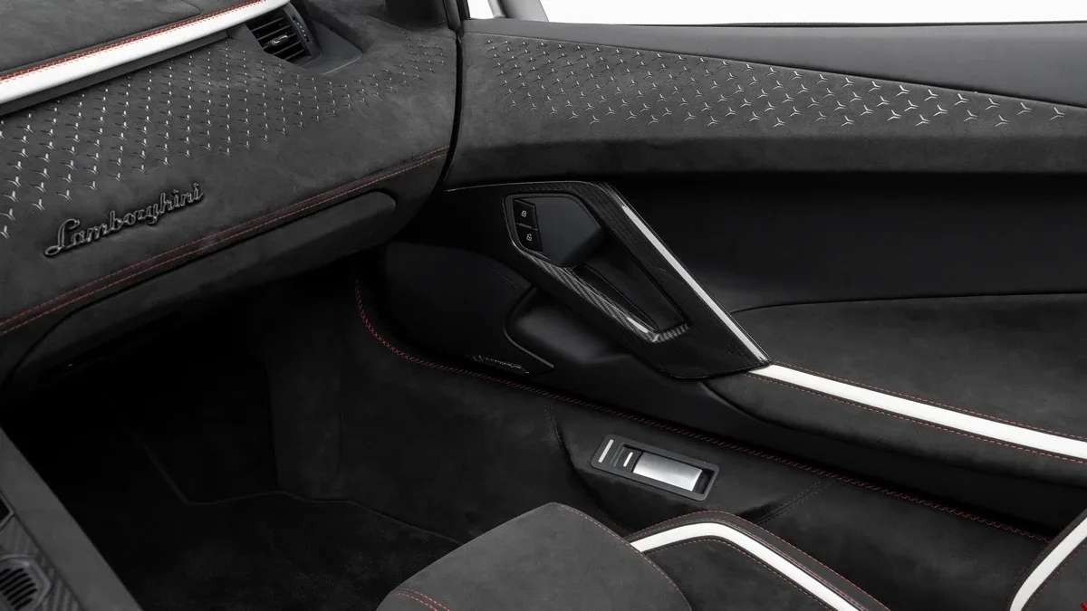 2022 Lamborghini Aventador Ultimae Roadster, 22/30