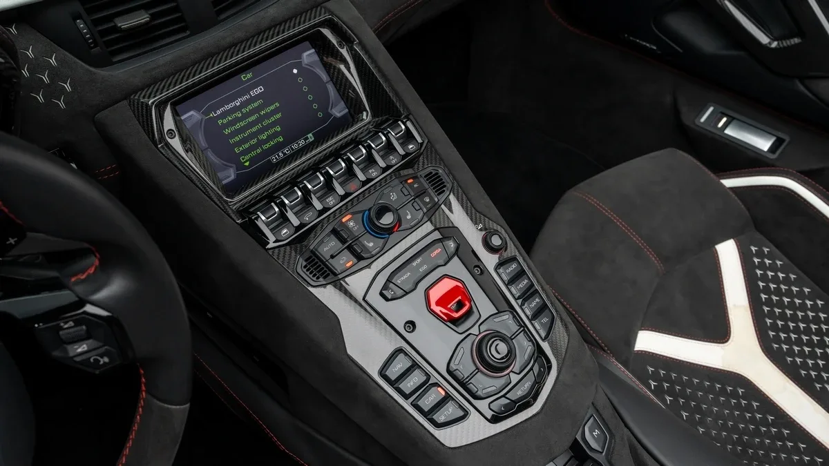 2022 Lamborghini Aventador Ultimae Roadster, 23/30