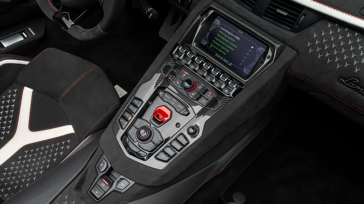 2022 Lamborghini Aventador Ultimae Roadster, 24/30