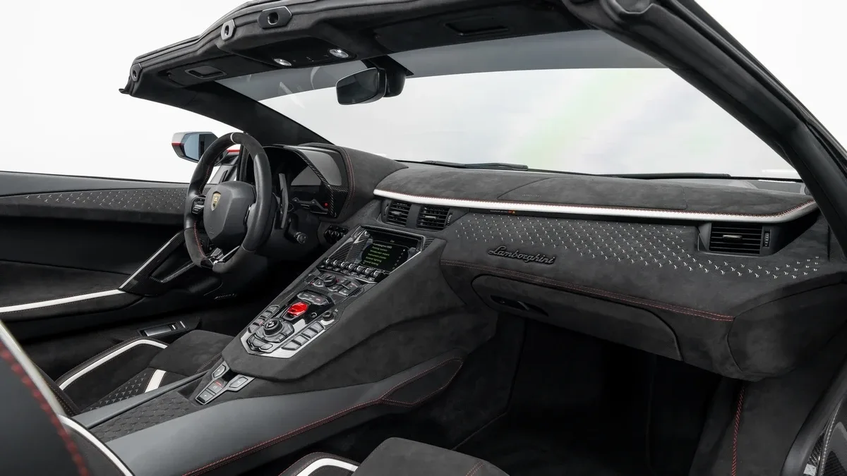 2022 Lamborghini Aventador Ultimae Roadster, 25/30