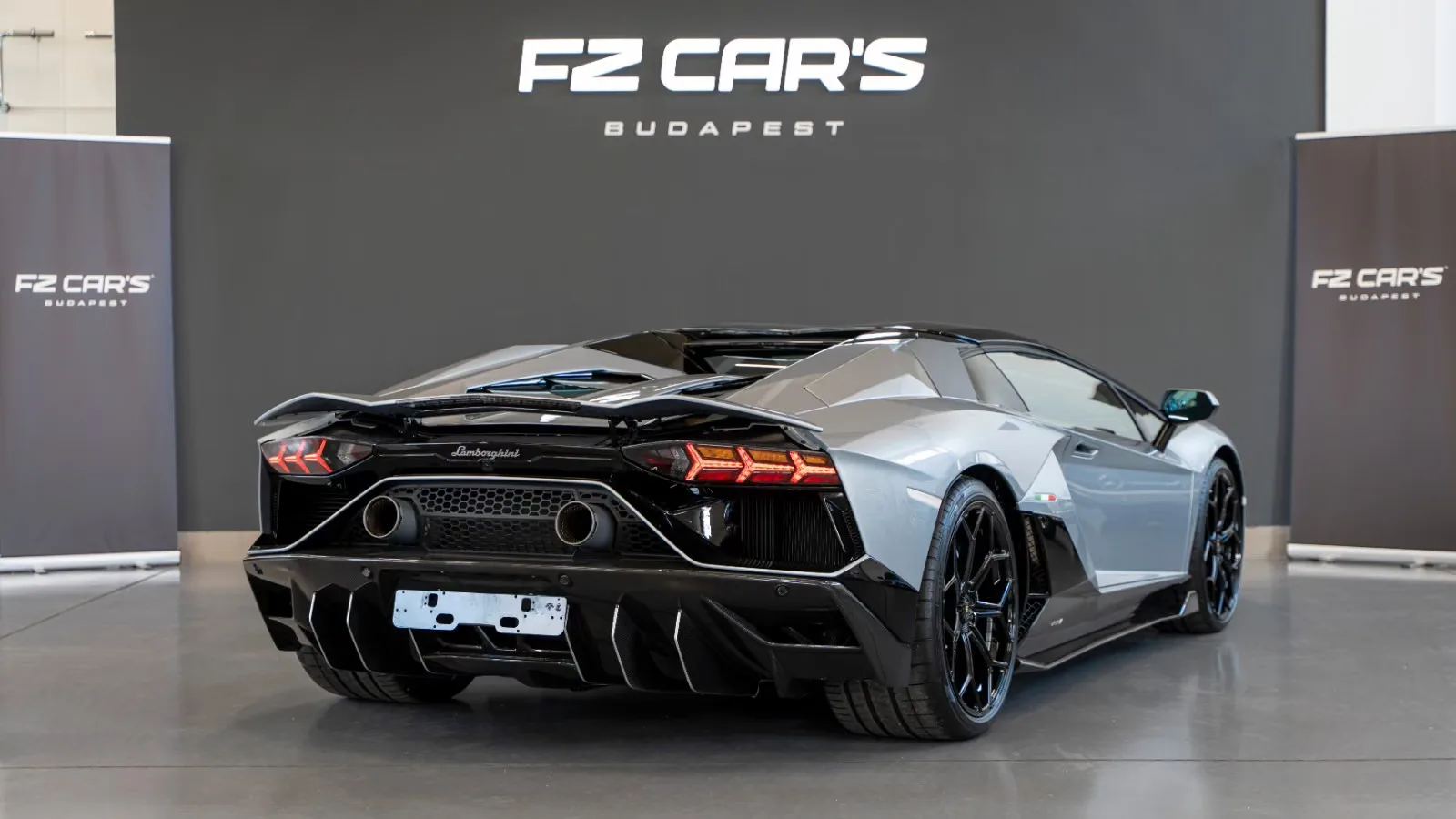 2022 Lamborghini Aventador Ultimae Roadster, 4/12