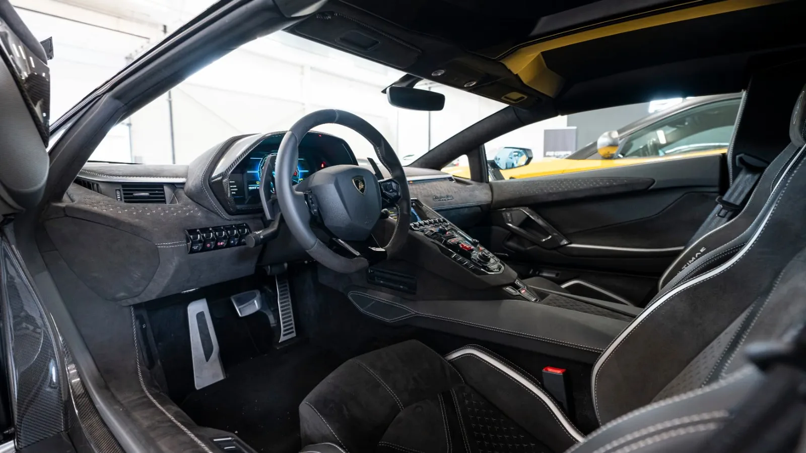 2022 Lamborghini Aventador Ultimae Roadster, 8/12