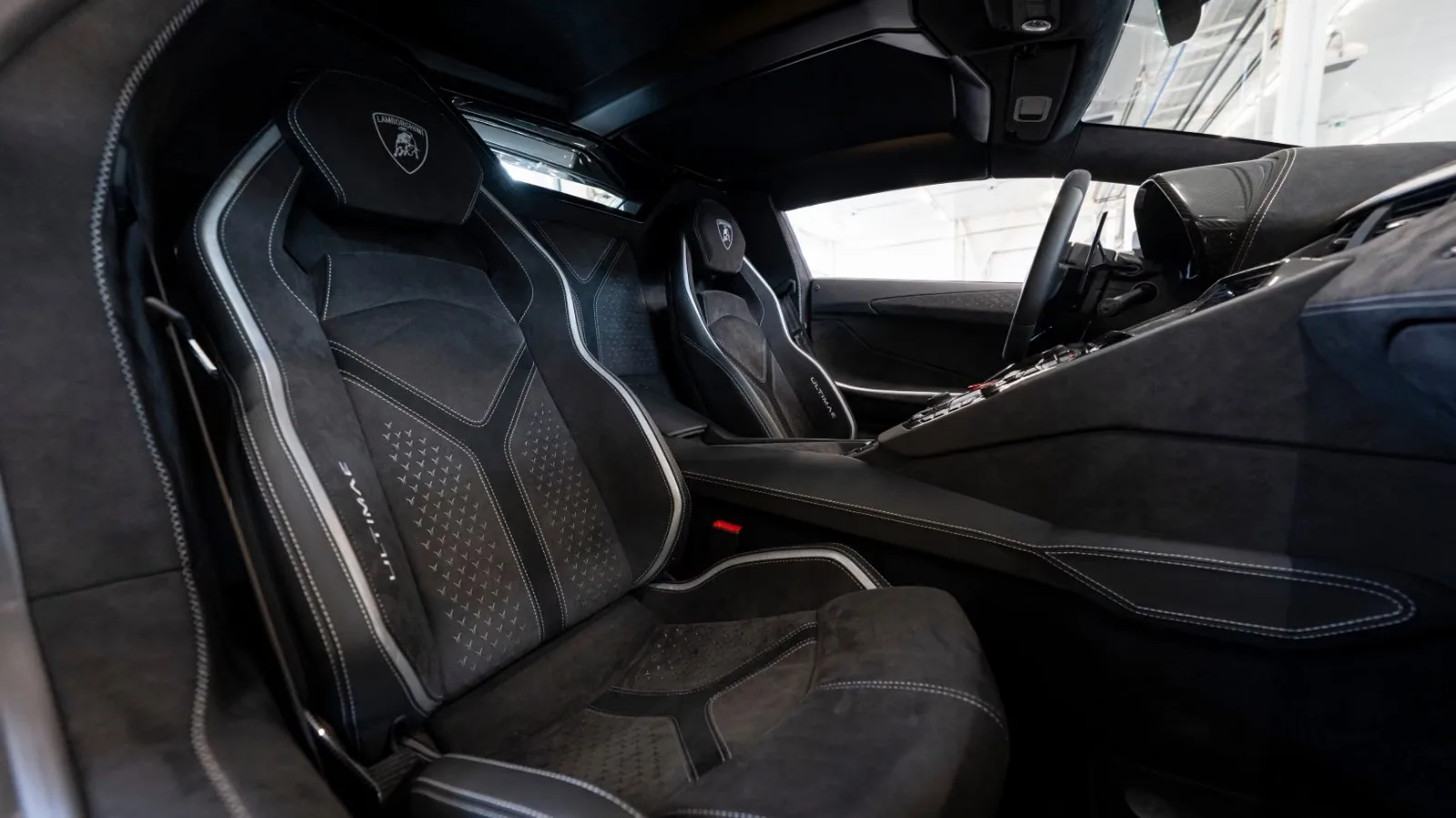 2022 Lamborghini Aventador Ultimae Roadster, 9/12