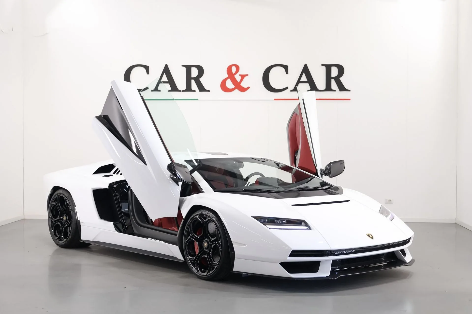 2022 Lamborghini Countach LPI 800-4 offered by a supercar dealer in Zibido San Giacomo, Italy, main photo