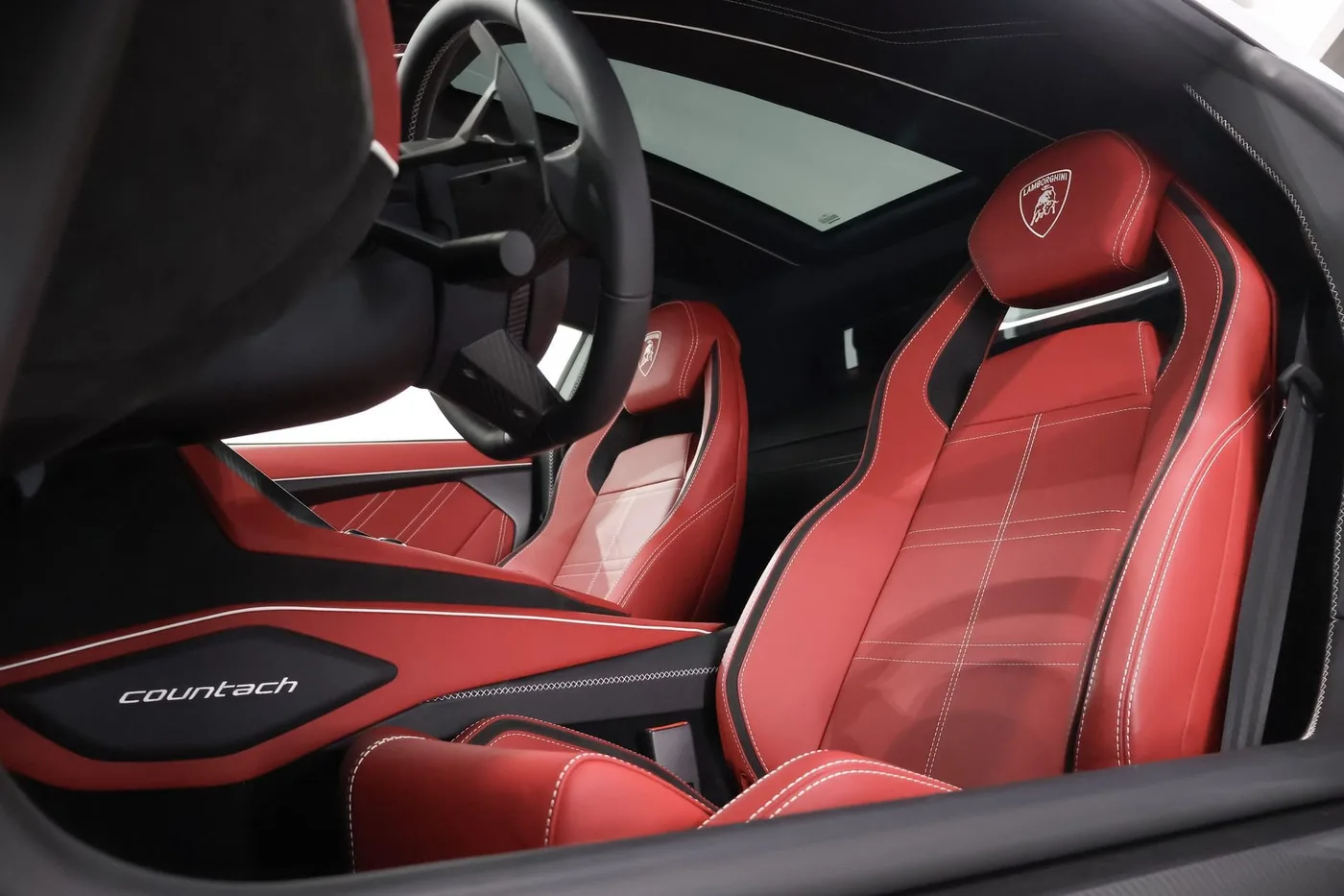 2022 Lamborghini Countach LPI 800-4 offered by a supercar dealer in Zibido San Giacomo, Italy, photo 8 of 25