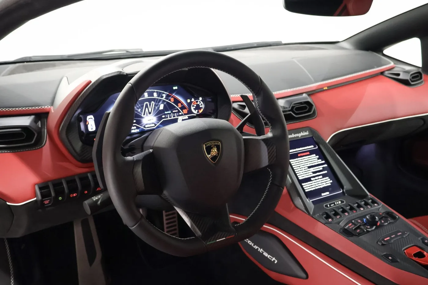 2022 Lamborghini Countach LPI 800-4 offered by a supercar dealer in Zibido San Giacomo, Italy, photo 20 of 25