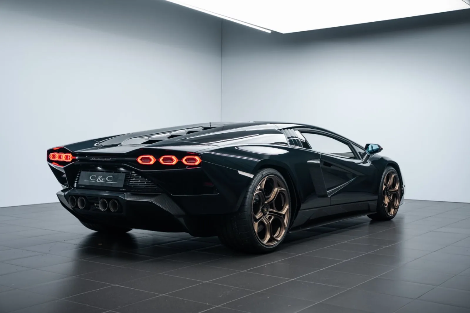 2022 Lamborghini Countach LPI 800-4, 3/27