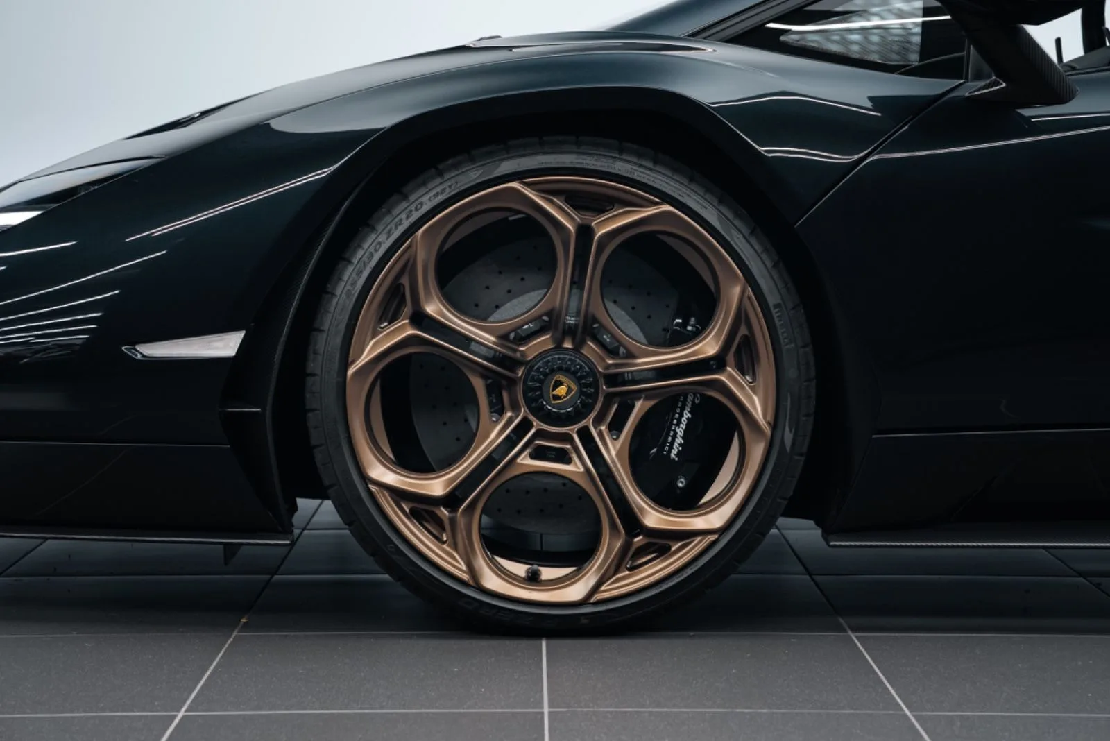 2022 Lamborghini Countach LPI 800-4, 7/27