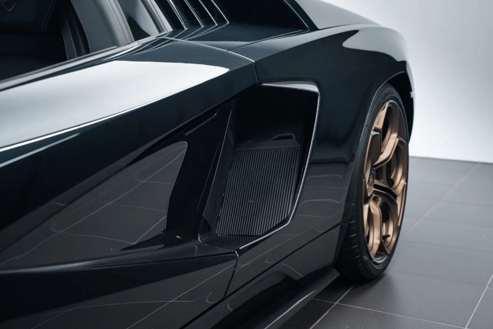 2022 Lamborghini Countach LPI 800-4, 9/27