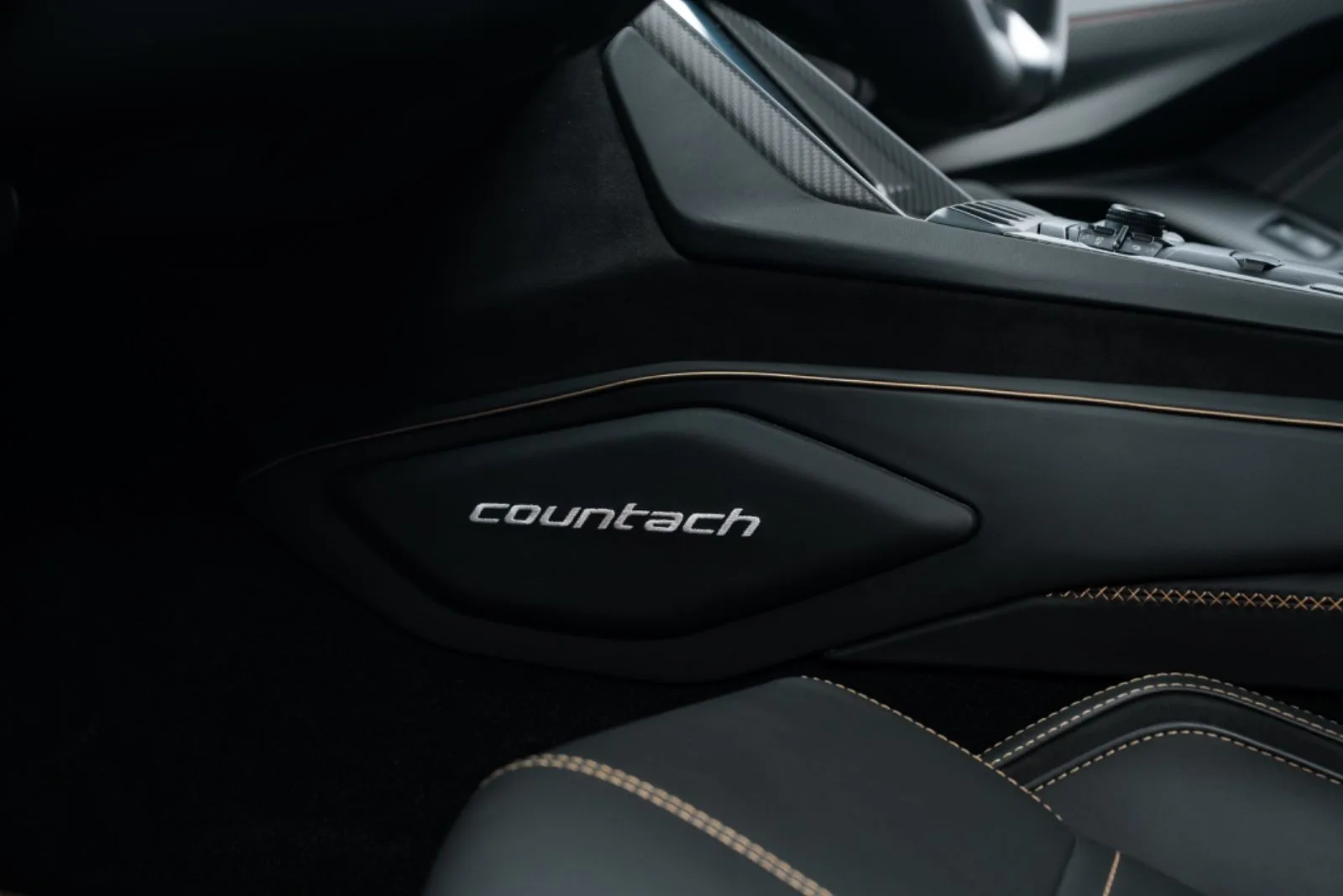2022 Lamborghini Countach LPI 800-4, 26/27