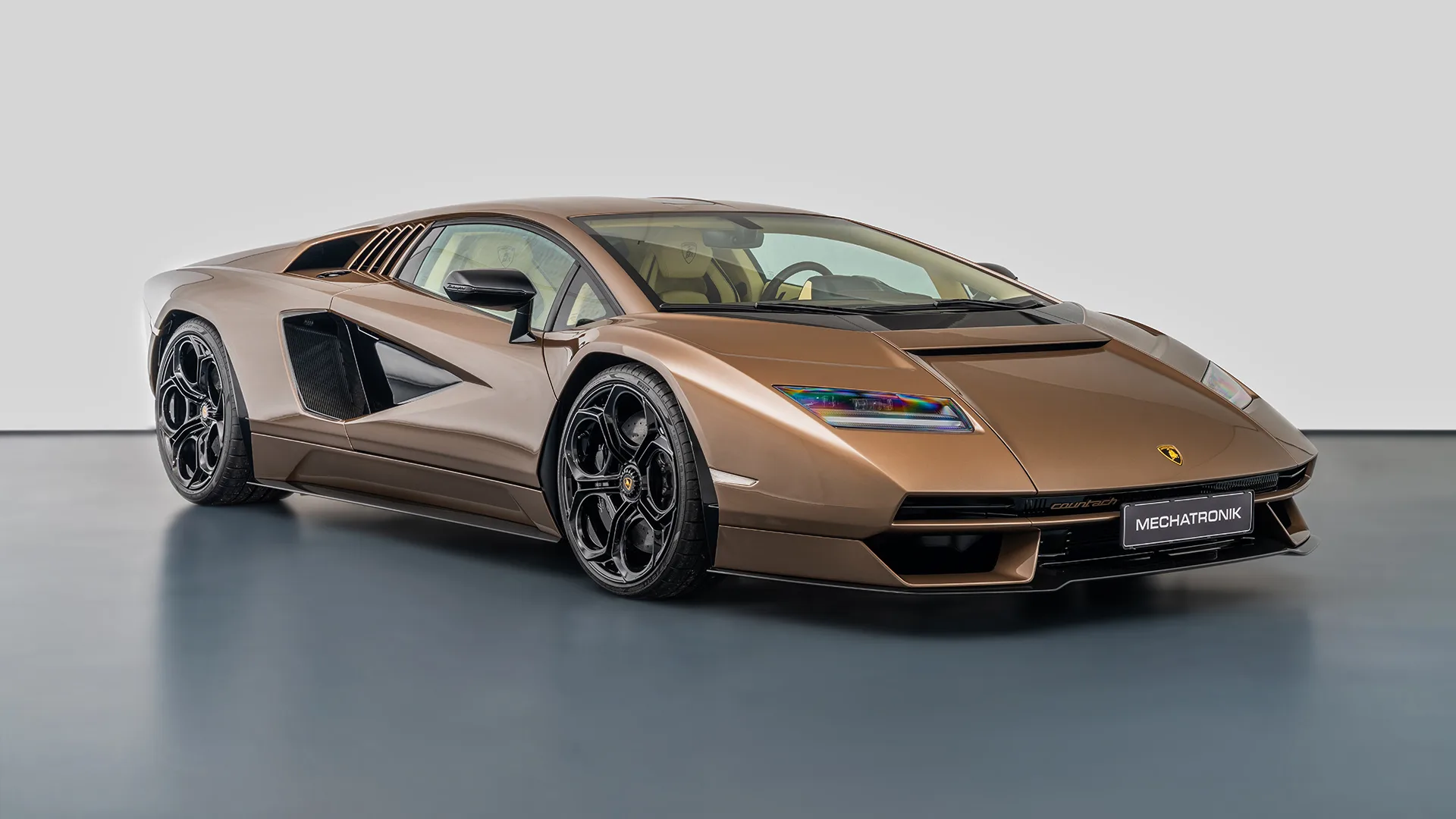 2022 Lamborghini Countach LPI 800-4 proposée par un concessionnaire spécialisé à Pleidelsheim, Allemagne, photo principale