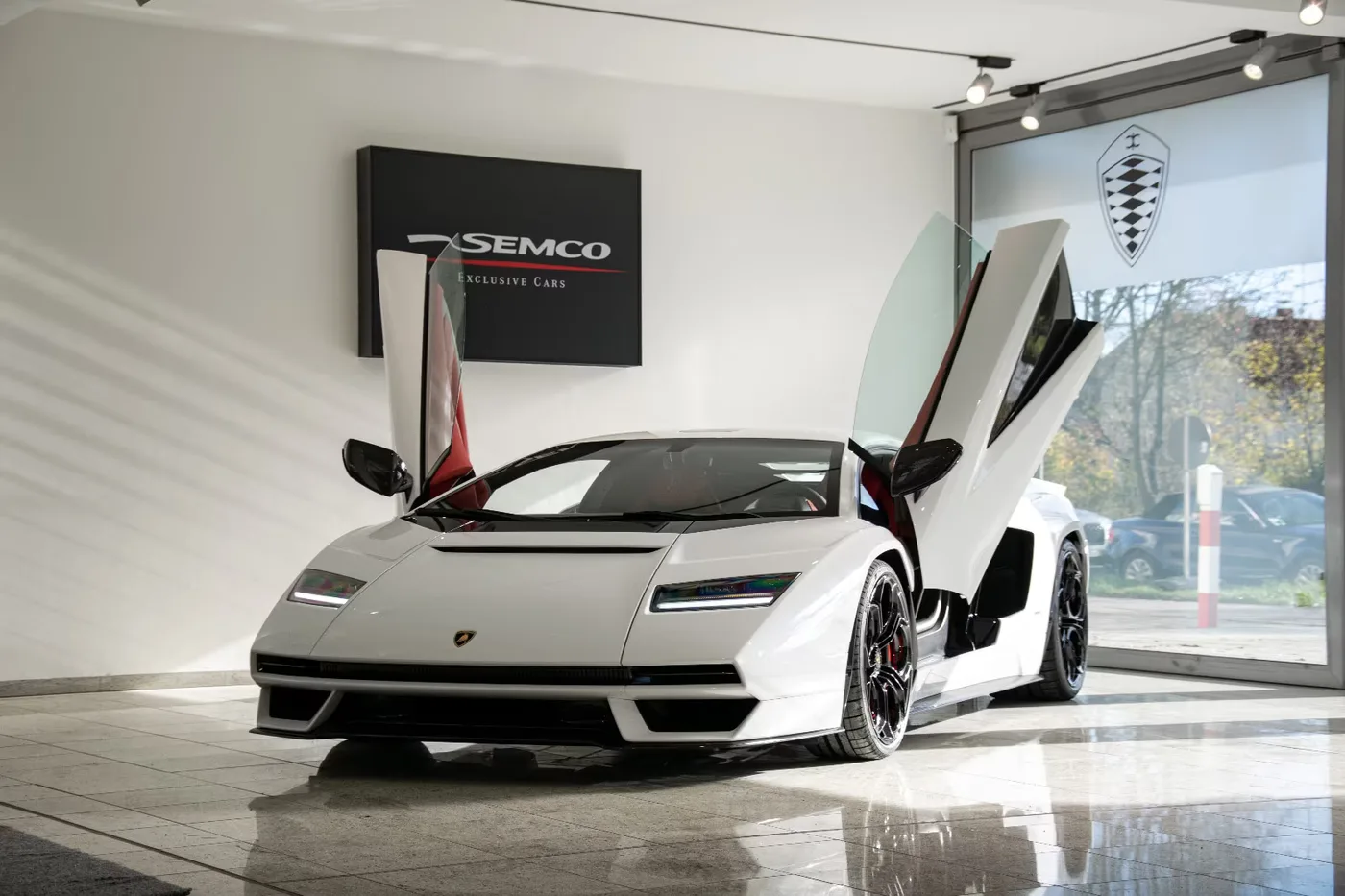 2022 Lamborghini Countach LPI 800-4 proposée par un concessionnaire spécialisé à Haar, Allemagne, photo 3 sur 19