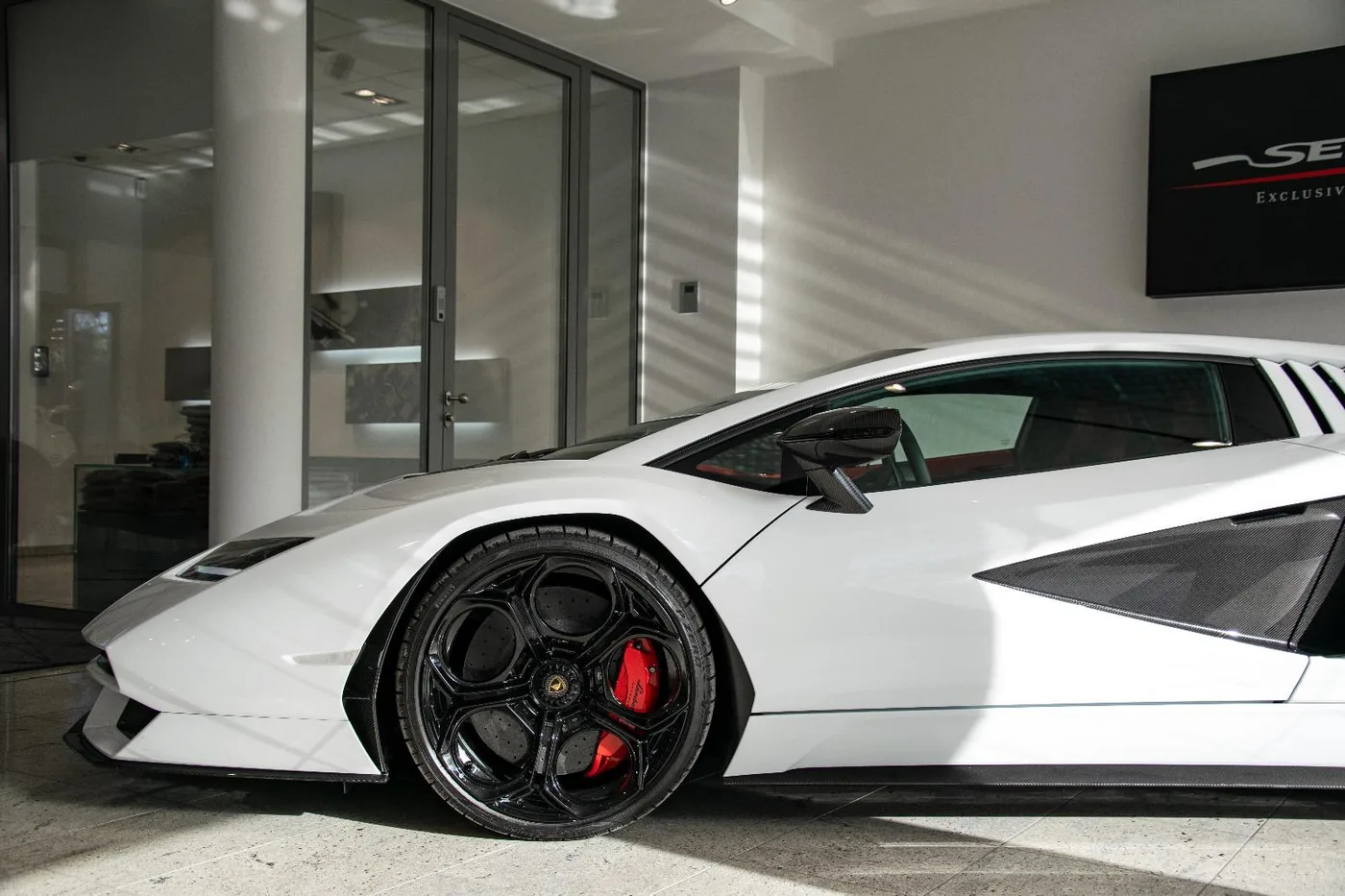 2022 Lamborghini Countach LPI 800-4 proposée par un concessionnaire spécialisé à Haar, Allemagne, photo 7 sur 19