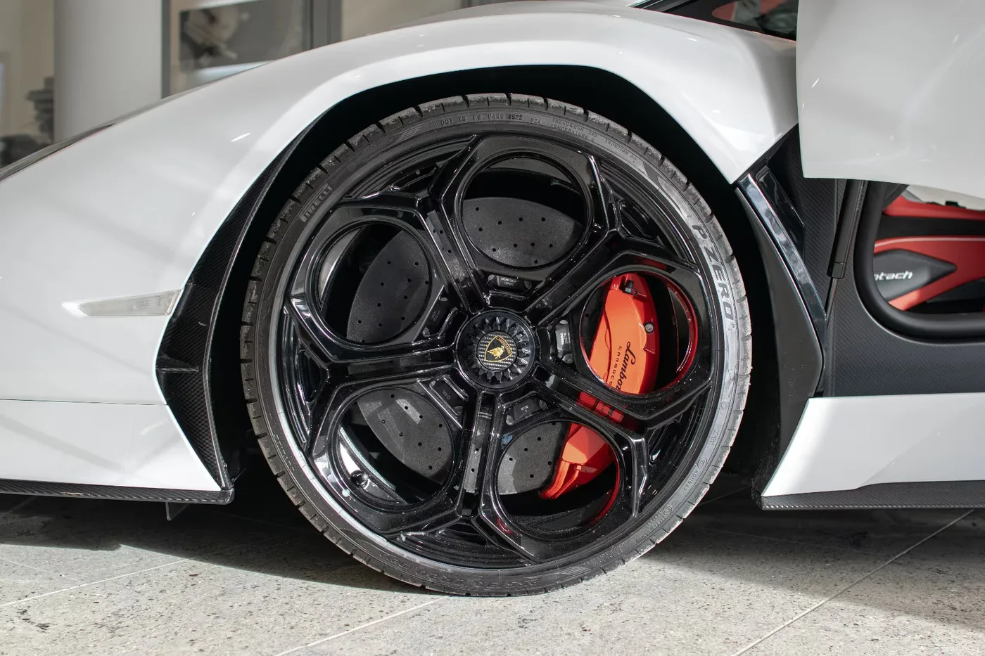 2022 Lamborghini Countach LPI 800-4 proposée par un concessionnaire spécialisé à Haar, Allemagne, photo 8 sur 19