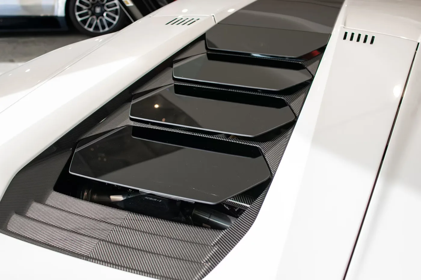 2022 Lamborghini Countach LPI 800-4 proposée par un concessionnaire spécialisé à Haar, Allemagne, photo 14 sur 19