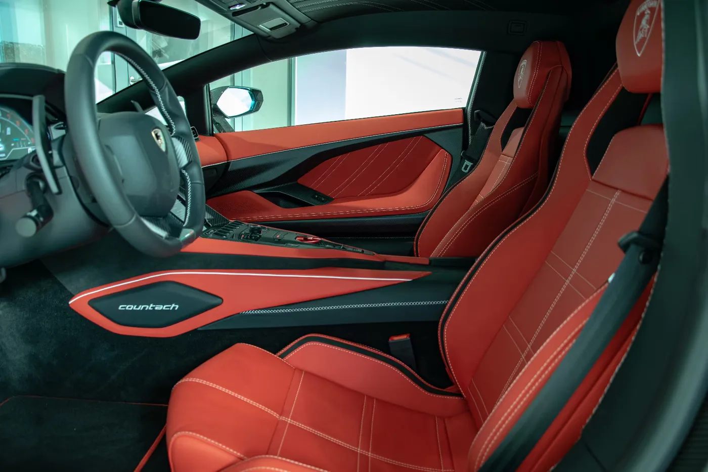 2022 Lamborghini Countach LPI 800-4 proposée par un concessionnaire spécialisé à Haar, Allemagne, photo 15 sur 19