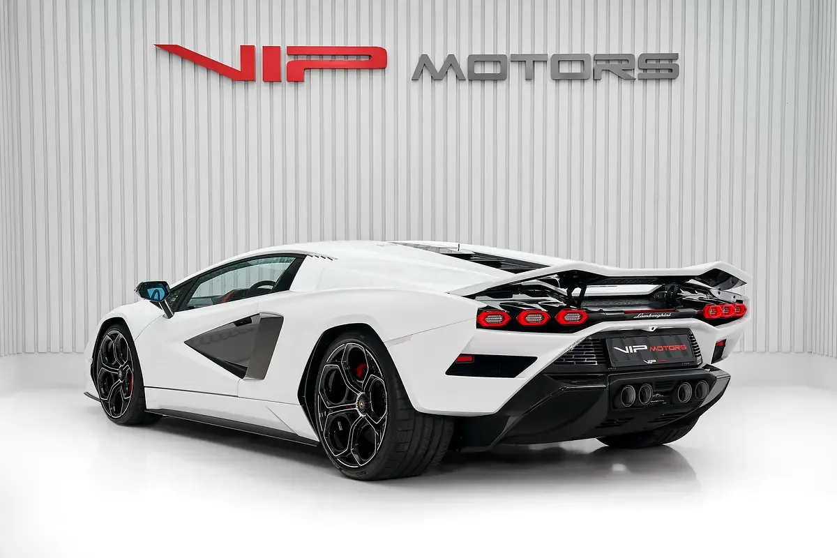 2022 Lamborghini Countach LPI 800-4, 6/16