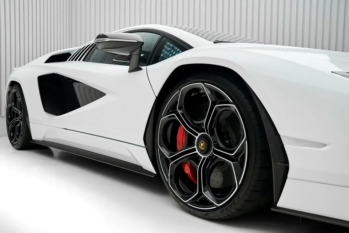 2022 Lamborghini Countach LPI 800-4, 9/16