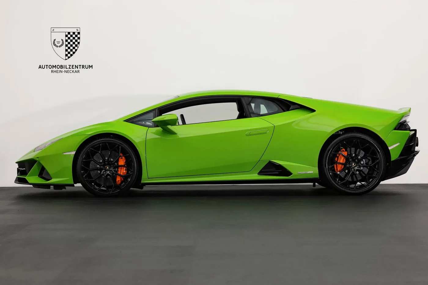 2022 Lamborghini Huracán EVO angeboten von einem Supersportwagenhändler in Viernheim, Deutschland, Foto 4 von 25