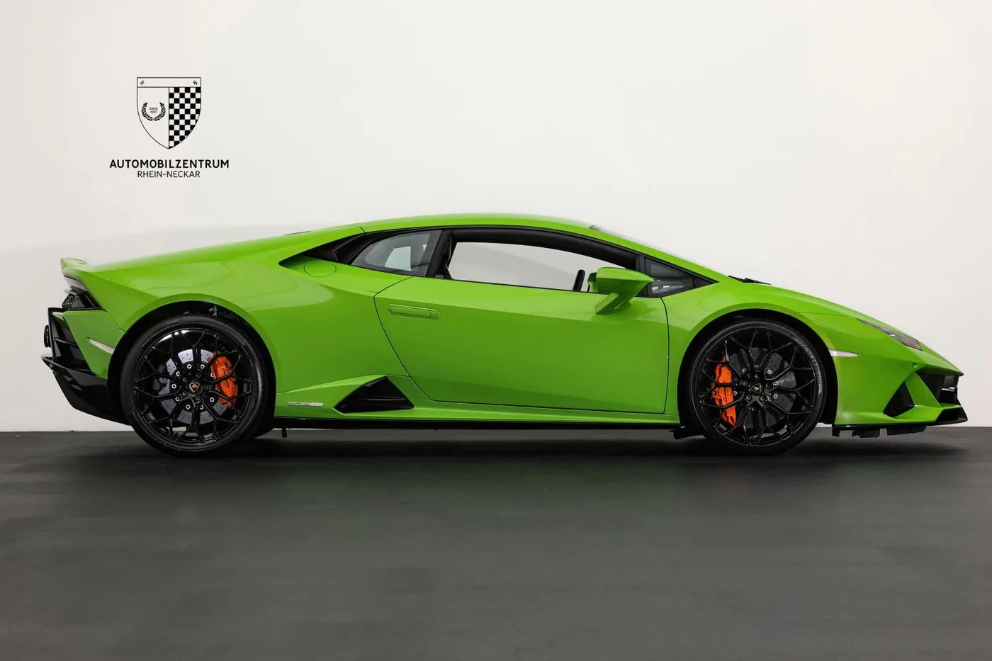 2022 Lamborghini Huracán EVO angeboten von einem Supersportwagenhändler in Viernheim, Deutschland, Foto 8 von 25