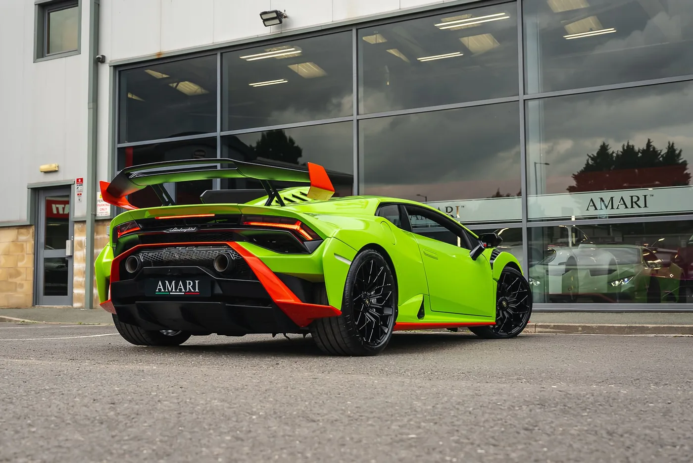2022 Lamborghini Huracán STO angeboten von einem Supersportwagenhändler in Preston, Vereinigtes Königreich, Foto 12 von 25