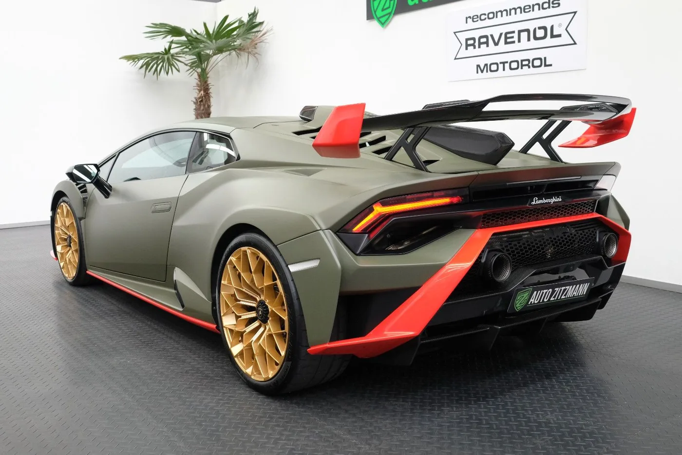 2022 Lamborghini Huracán STO angeboten von einem Fachhändler in Nuremberg, Deutschland, Foto 3 von 15