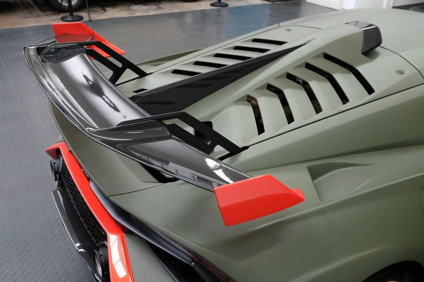 2022 Lamborghini Huracán STO angeboten von einem Fachhändler in Nuremberg, Deutschland, Foto 12 von 15