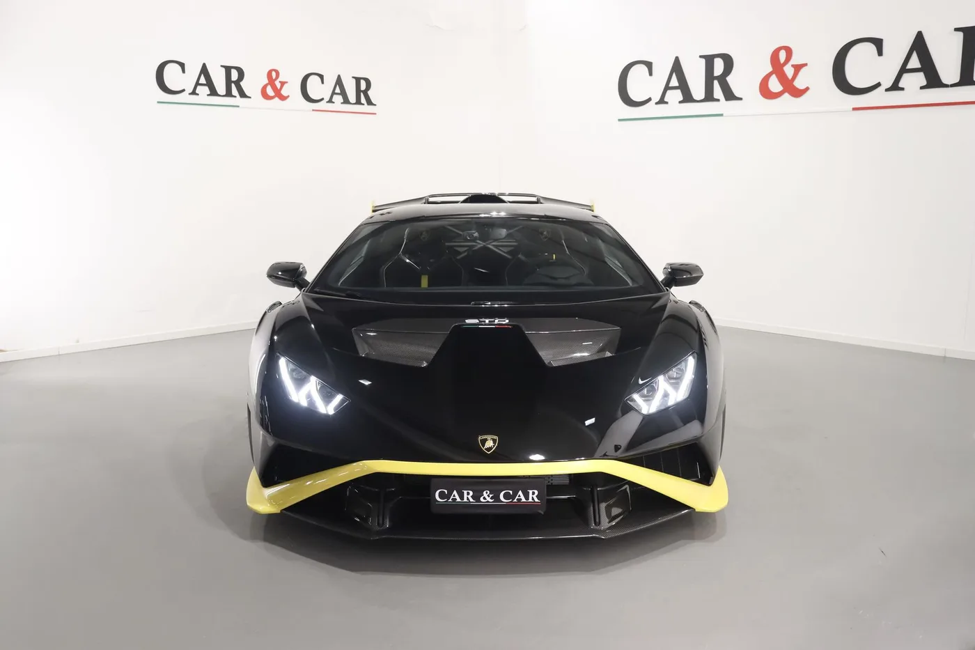2022 Lamborghini Huracán STO angeboten von einem Supersportwagenhändler in Zibido San Giacomo, Italien, Foto 3 von 22