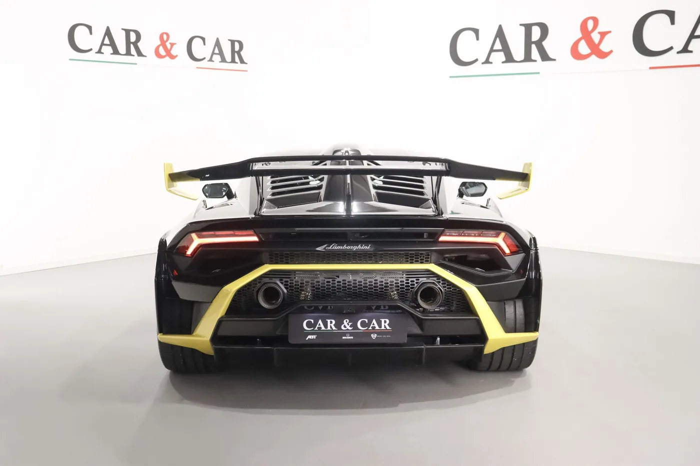2022 Lamborghini Huracán STO angeboten von einem Supersportwagenhändler in Zibido San Giacomo, Italien, Foto 4 von 22