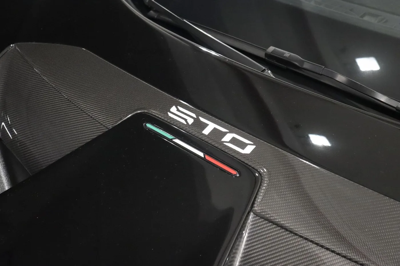 2022 Lamborghini Huracán STO angeboten von einem Supersportwagenhändler in Zibido San Giacomo, Italien, Foto 17 von 22