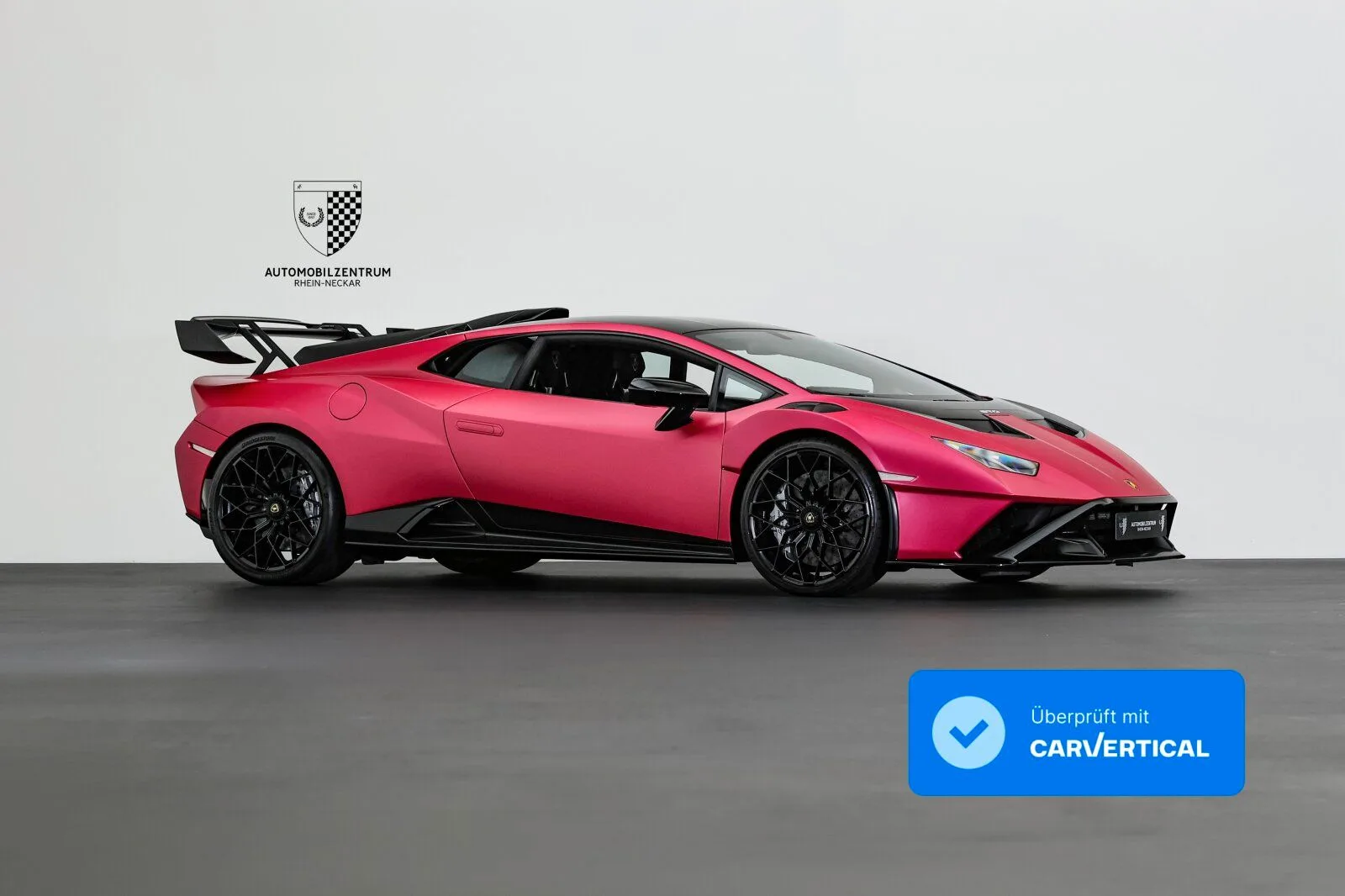 2022 Lamborghini Huracán STO angeboten von einem Supersportwagenhändler in Viernheim, Deutschland, Hauptfoto