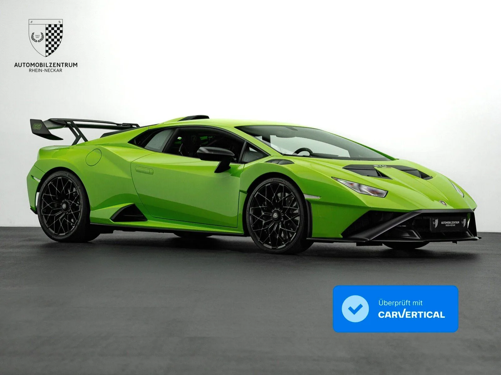 2022 Lamborghini Huracán STO angeboten von einem Supersportwagenhändler in Viernheim, Deutschland, Hauptfoto