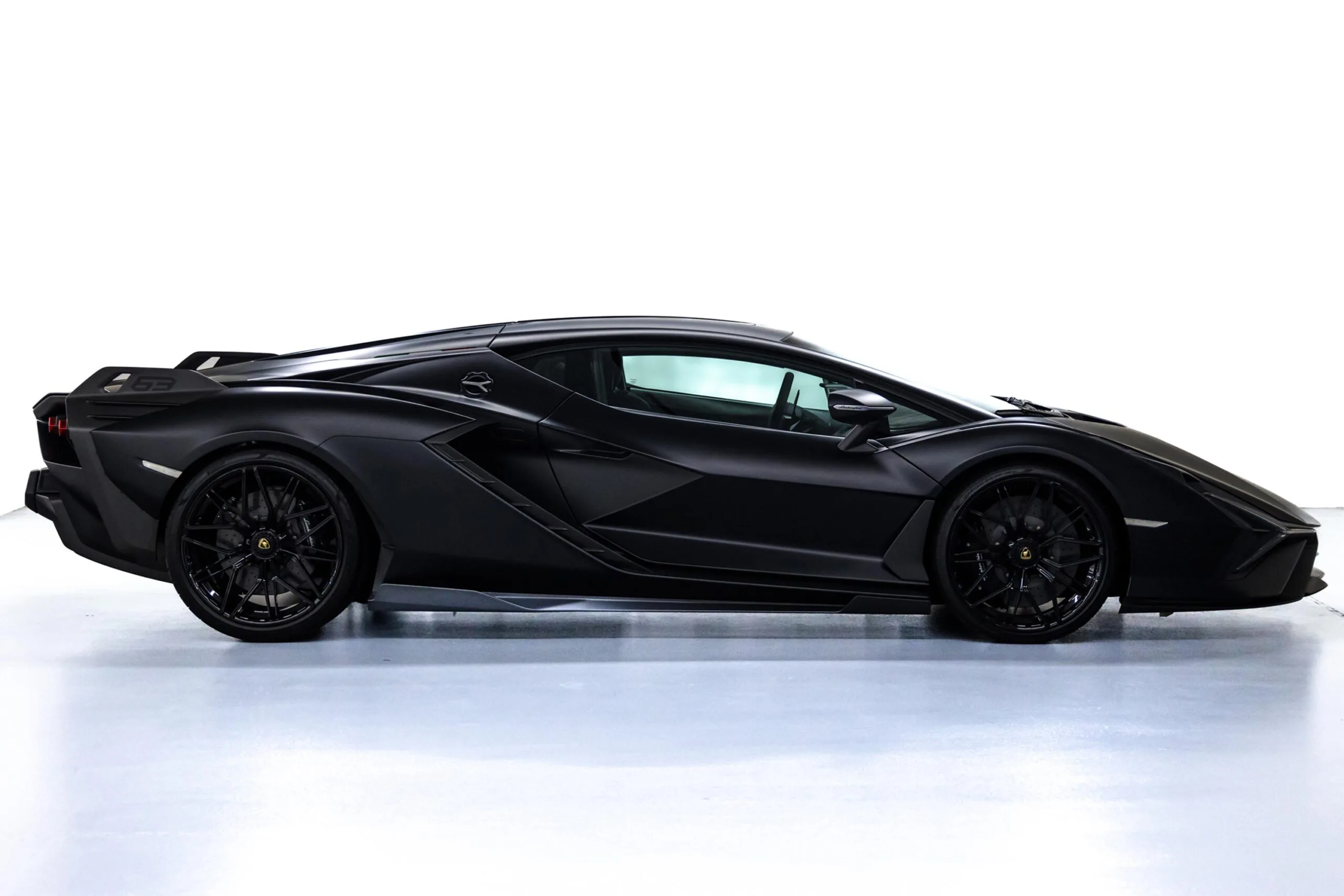 2022 Lamborghini Sián FKP 37, 2/28