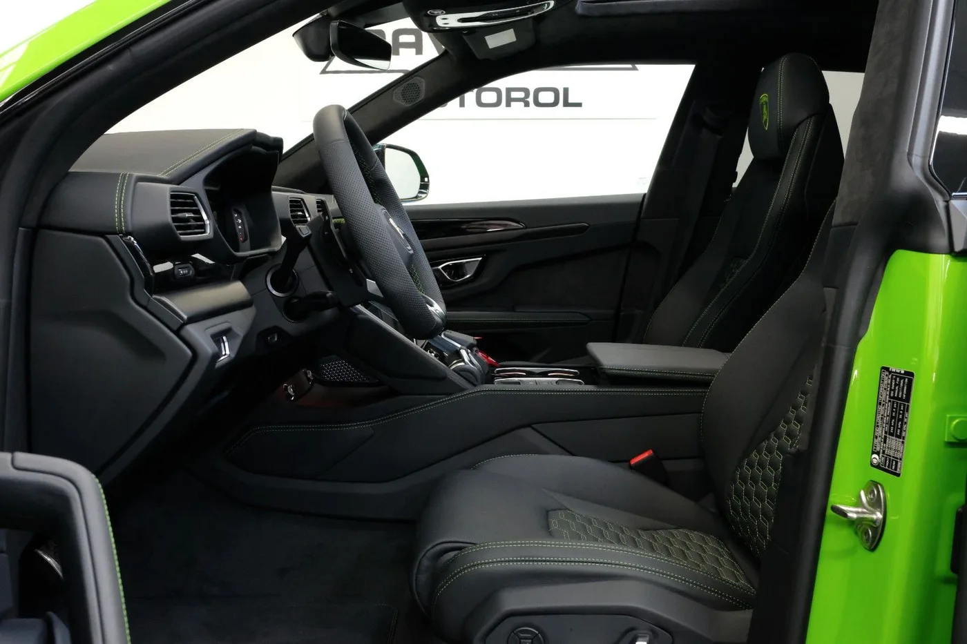 2022 Lamborghini Urus angeboten von einem Fachhändler in Nuremberg, Deutschland, Foto 10 von 15