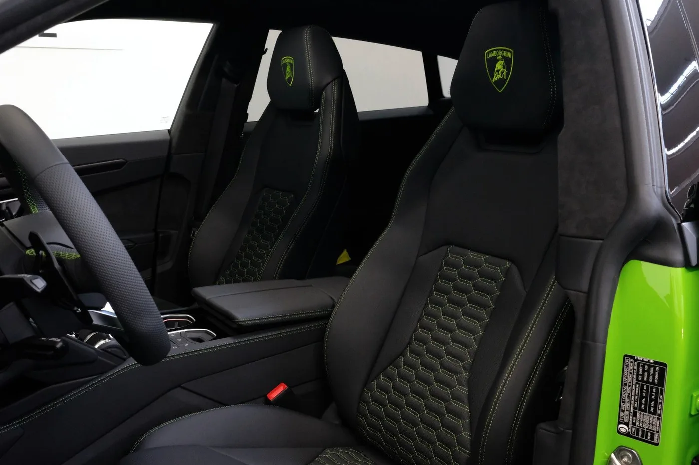 2022 Lamborghini Urus angeboten von einem Fachhändler in Nuremberg, Deutschland, Foto 11 von 15