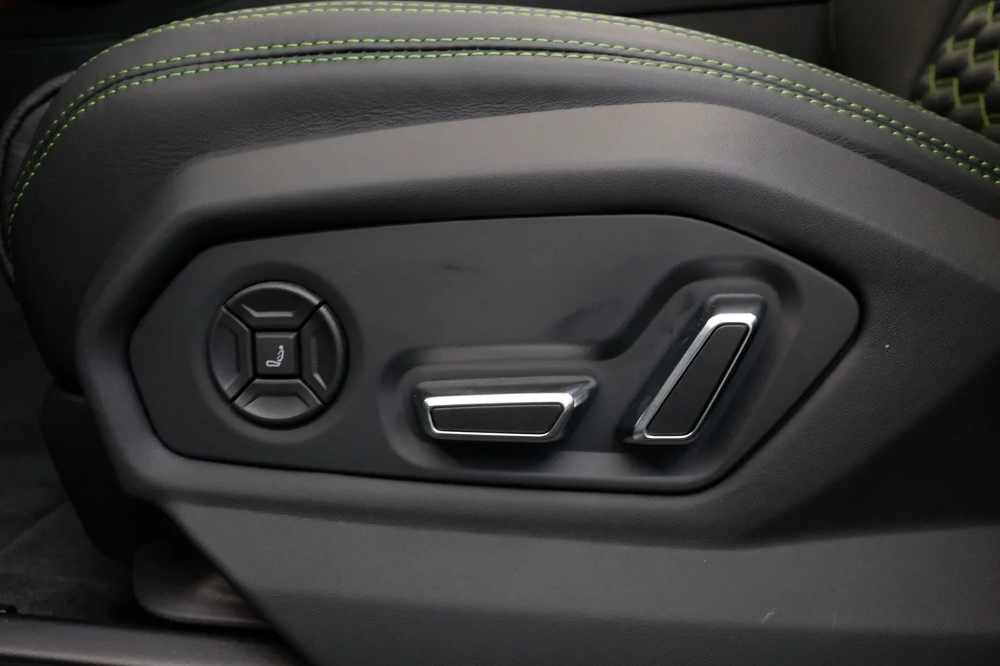 2022 Lamborghini Urus angeboten von einem Fachhändler in Nuremberg, Deutschland, Foto 14 von 15