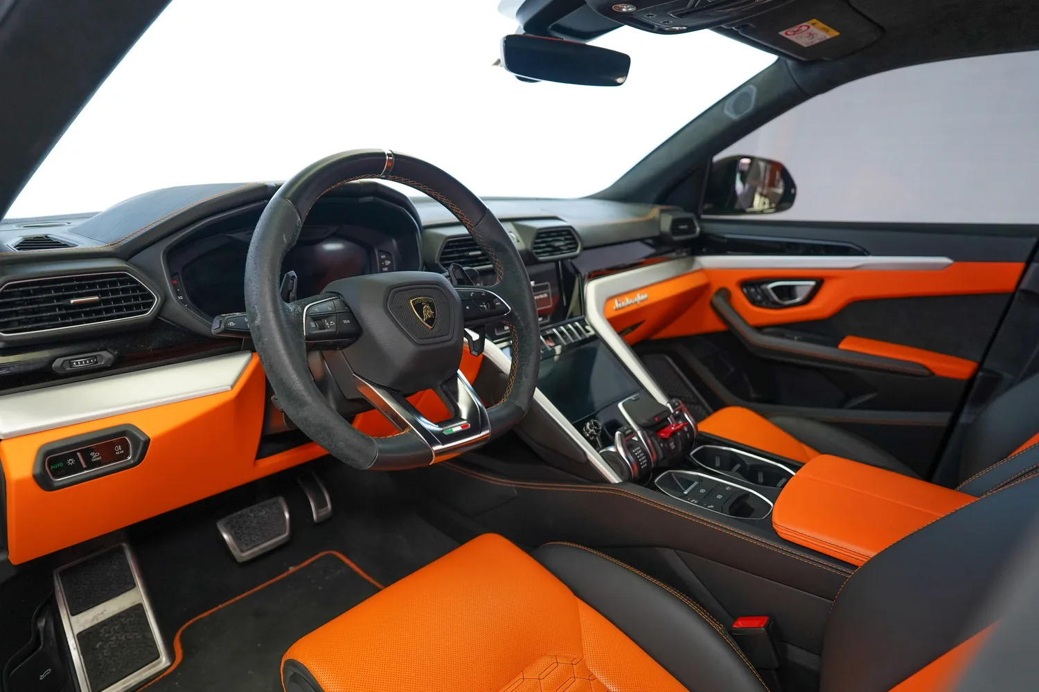 2022 Lamborghini Urus, 3/15